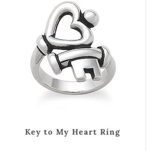 James Avery Key to My Heart ring